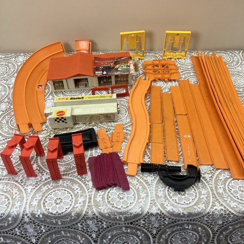 Vtg hot wheels - hot, orange
